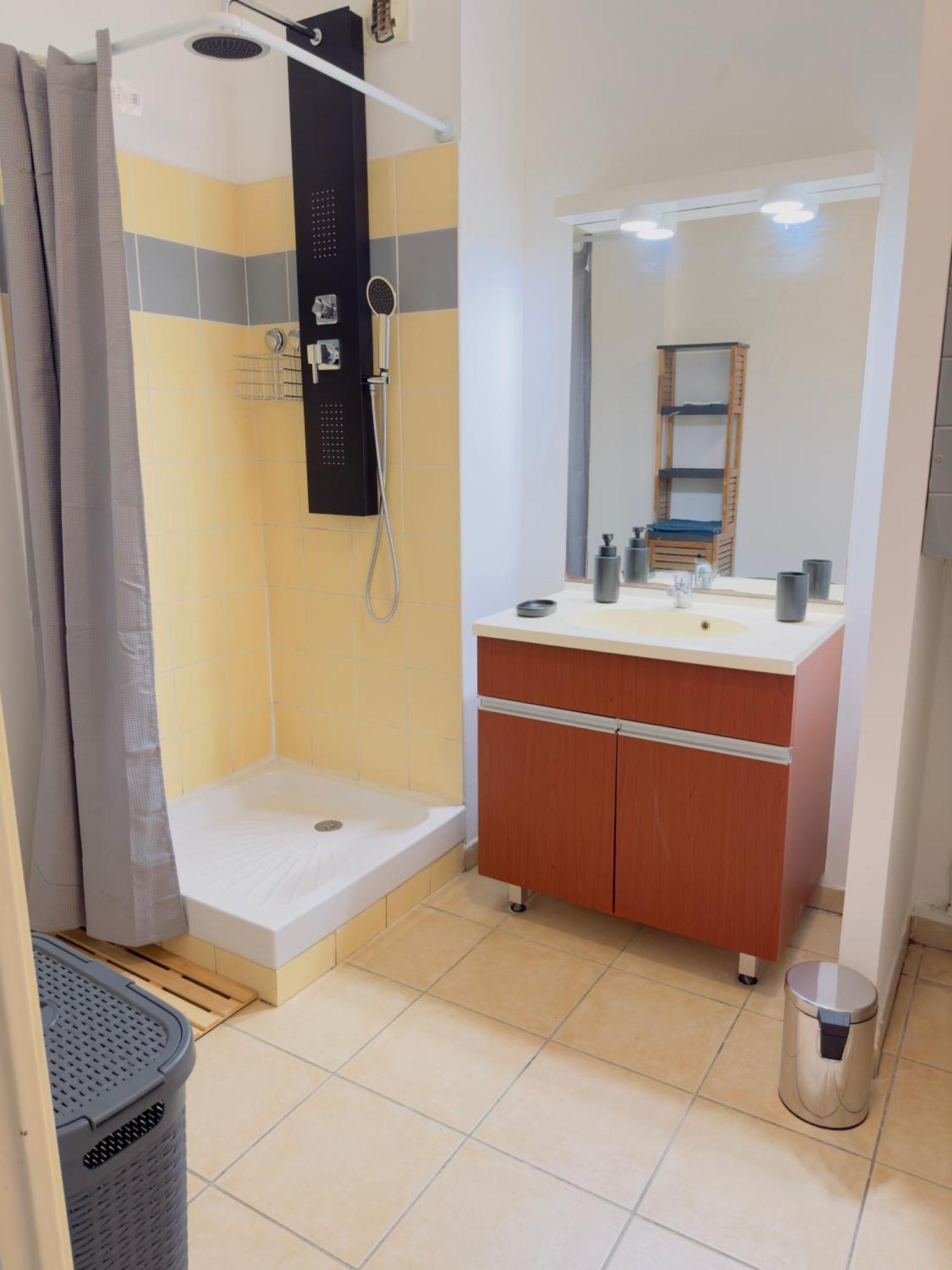 Appartamento Le Petit Oasis Saint-Denis Esterno foto
